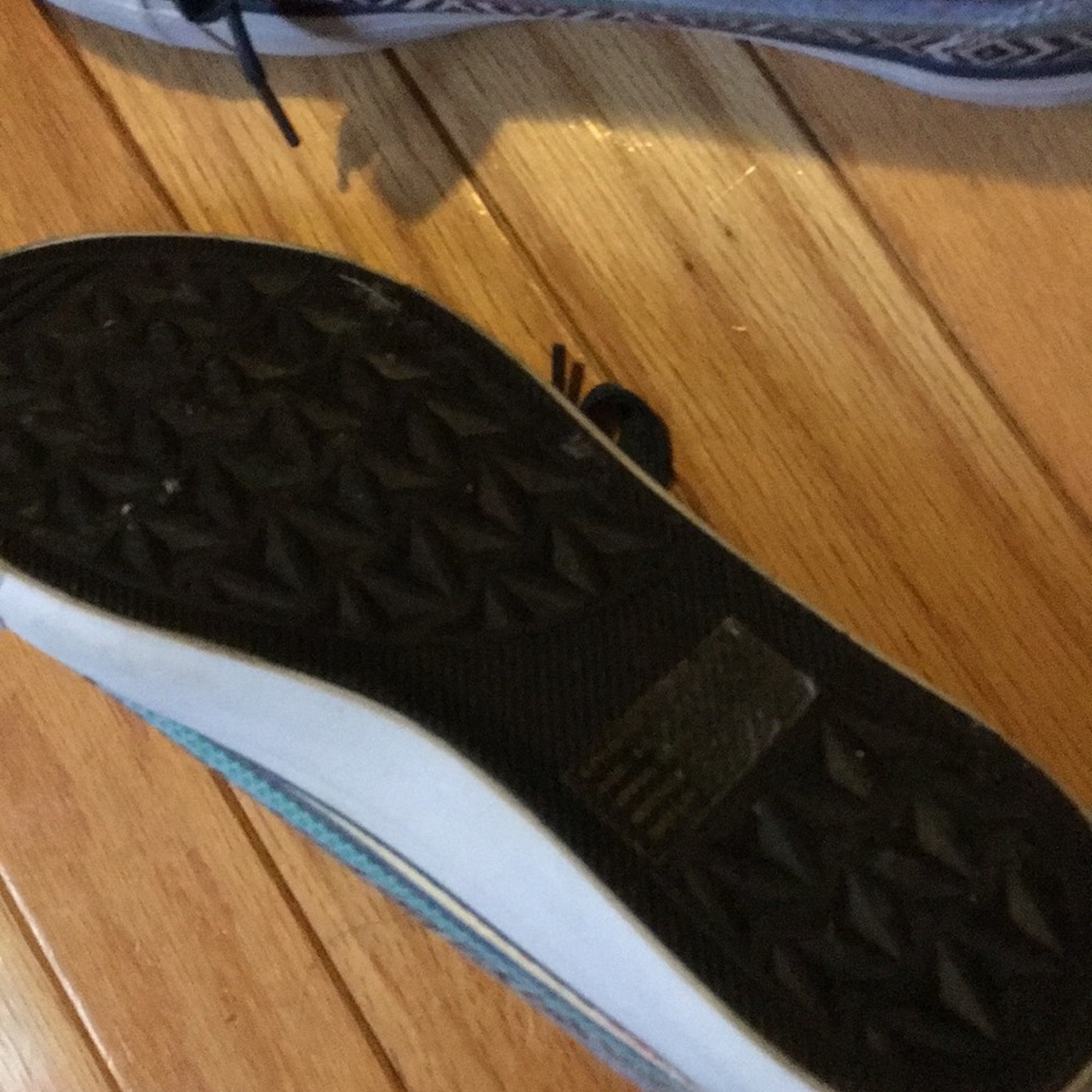 Shoes - Picture 2 of 3
